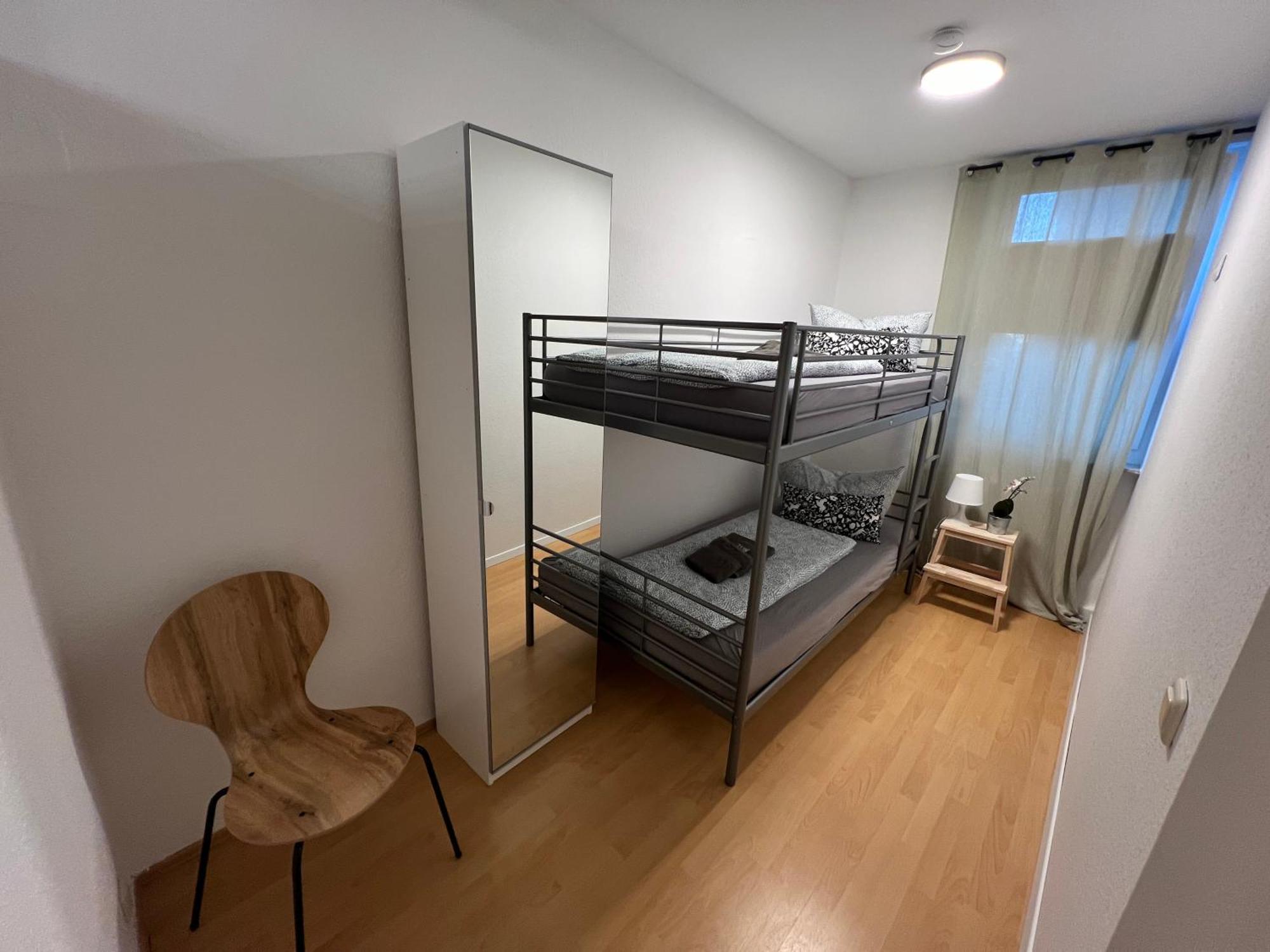 Apartment Humboldt 3 Schlafzimmer,Wifi, Netflix Parken, Terrasse, Klimatisiert, Naehe Zentrum Йена Екстериор снимка