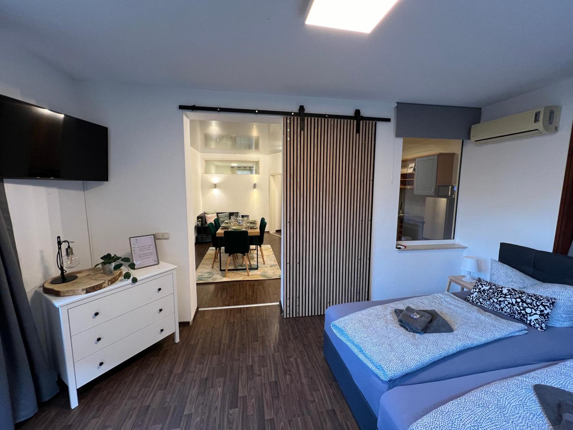 Apartment Humboldt 3 Schlafzimmer,Wifi, Netflix Parken, Terrasse, Klimatisiert, Naehe Zentrum Йена Екстериор снимка